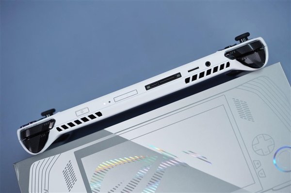 掌上爽玩3A大作!华硕ROG Ally游戏掌机图赏