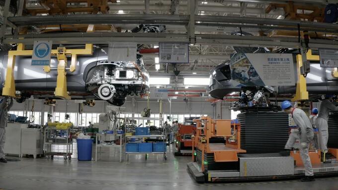 成功挑战吉尼斯汽车叠放高度记录这家工厂有何与众不同-图9