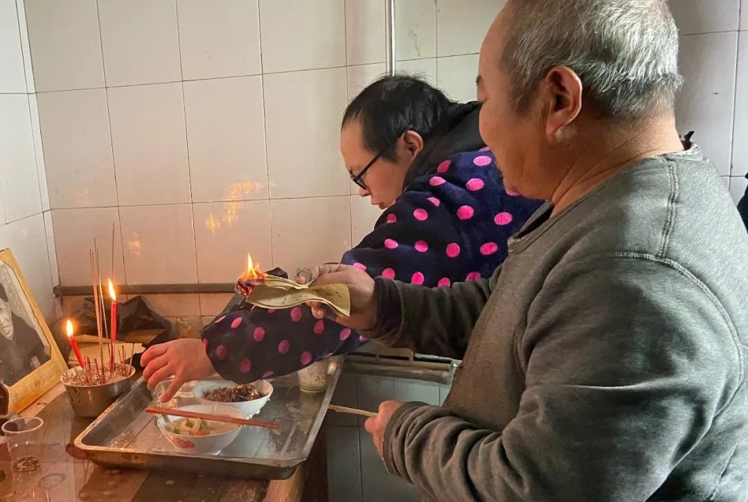 老家往年的祭祖仪式