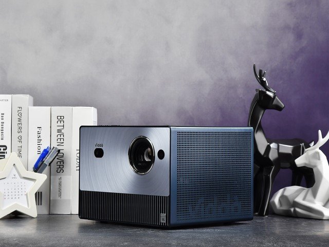 激光高配 升级加量 VIDDA三色激光智能投影C1S评测