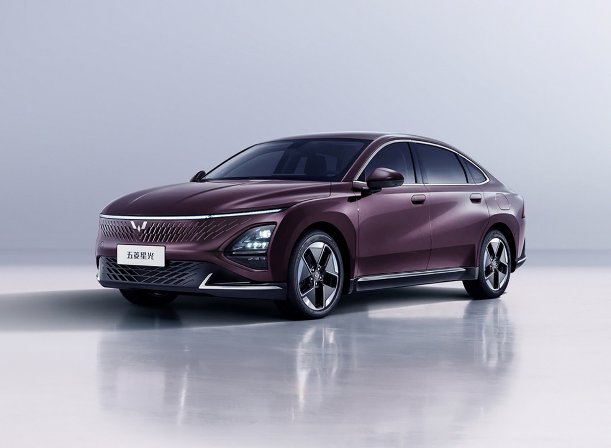 就差1000元 应该怎么选?五菱星光对比秦PLUS DM-i