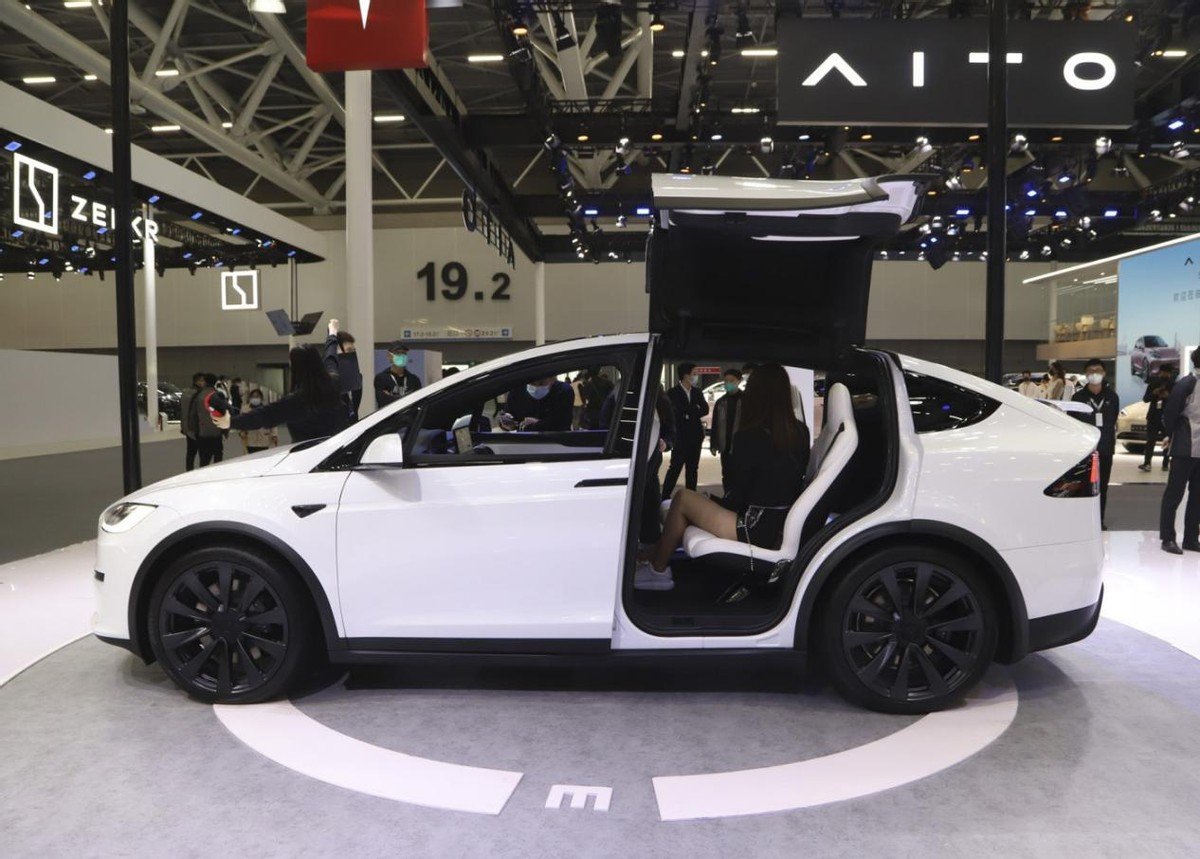 新款特斯拉model x上市,前卫造型科技内饰,起售价87.