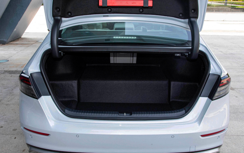 比雅阁贵,后备厢比雅阁大,买英仕派之前必须了解的5件事