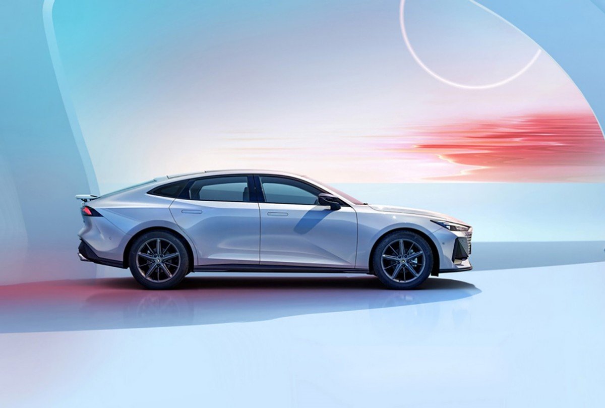 选配变标配 入门版就很不错 2023款长安UNI-V购车手册