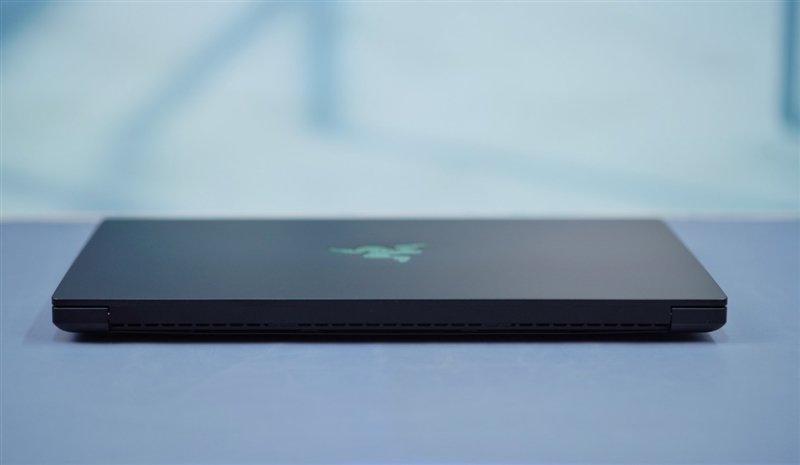 散热最强的14寸轻薄本!雷蛇灵刃14 2023评测:满血锐龙9 7940HS和满血RTX 4070 Laptop