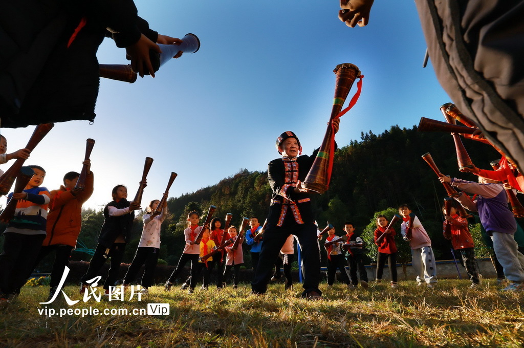 广西恭城：非遗进校园 文化润童心