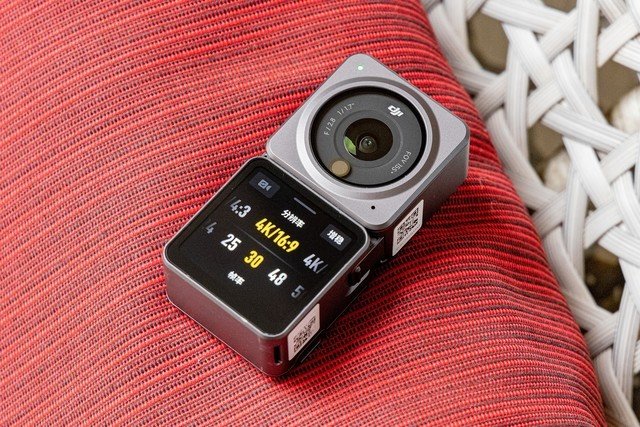 直降1050元磁吸连接 大疆Action 2运动相机值得入手吗