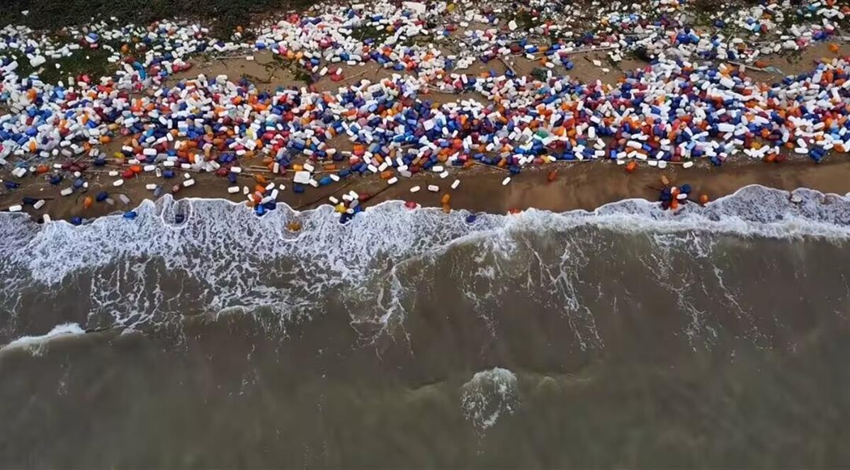 莱芜半岛海滩布满渔业垃圾 （视频截图）