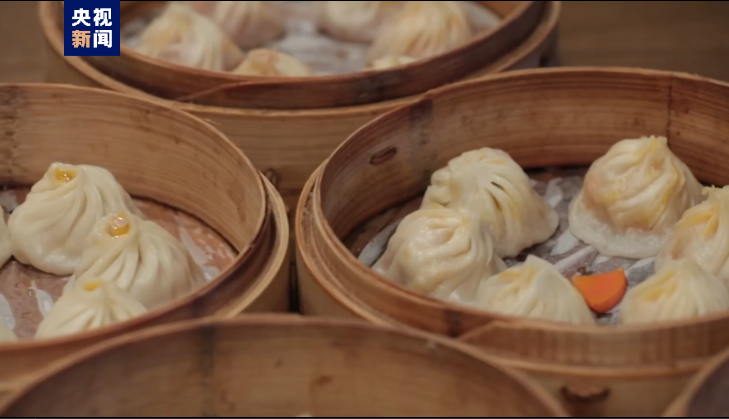 △南翔小笼包，也叫南翔小笼馒头