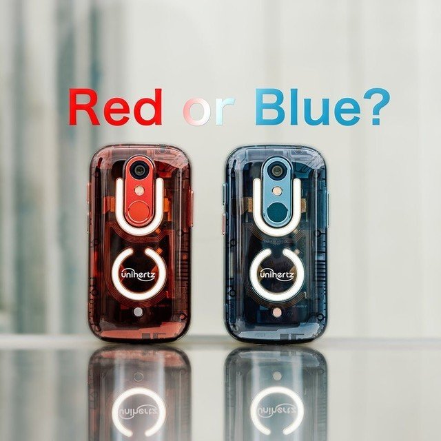 这款超迷你手机仅 3 英寸,运行 Android 13 系统,售价不过千