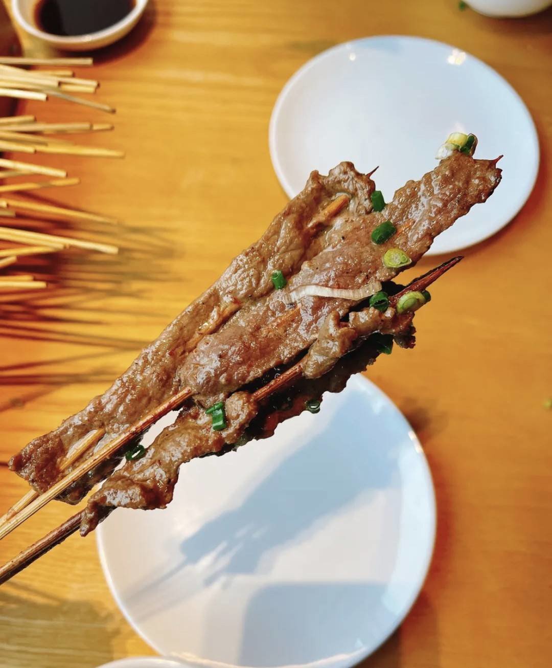 五一美食打卡指南｜四川烧烤被自黑？成都良心烧烤指南请收下(成都十大烧烤)
