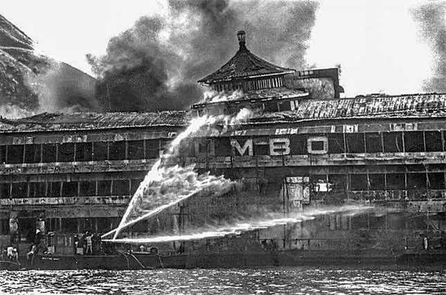 海鲜舫大火(图:网络)