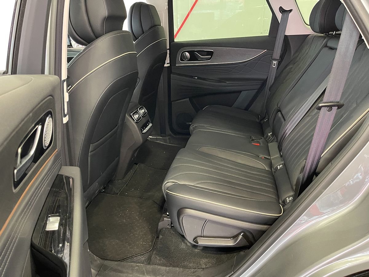 侧面像飞行家,全系2.0T,15.29万元起,奇瑞新旗舰瑞虎9认识一下