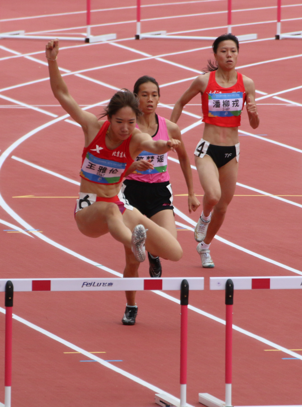 王雅伦在比赛中