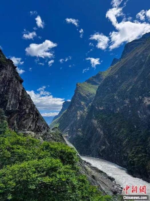 伊丽娜镜头下的虎跳峡。受访者供图