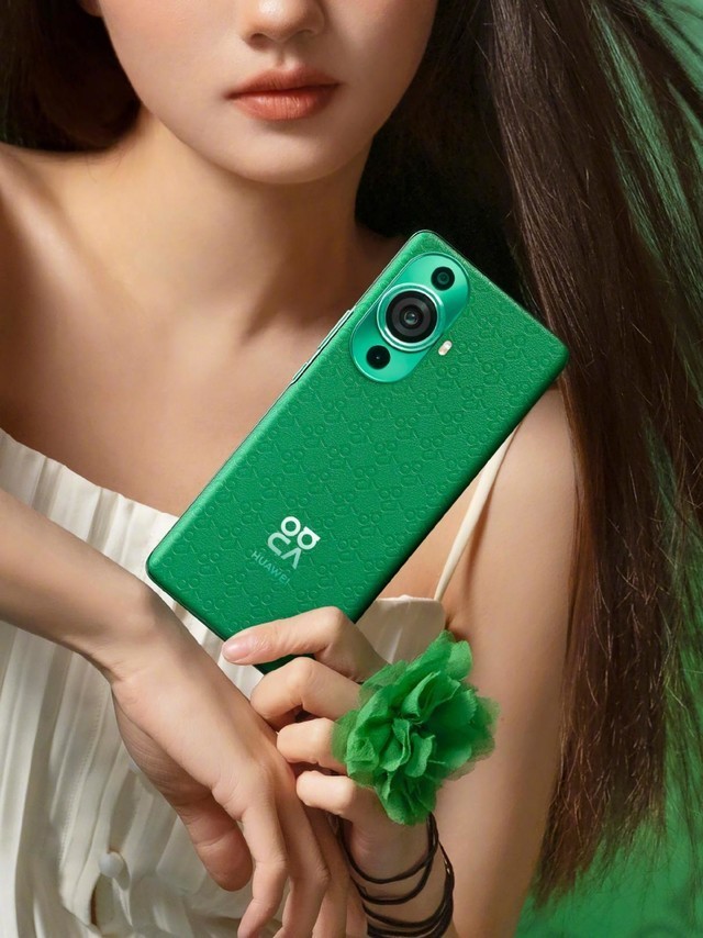 高颜值的千玺夏日陪伴首选机!华为nova11Pro定制礼盒正式开售