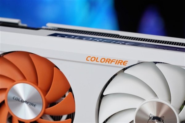 年轻人的第一只“大橘”!COLORFIRE RTX 4060 Ti橘影橙图赏
