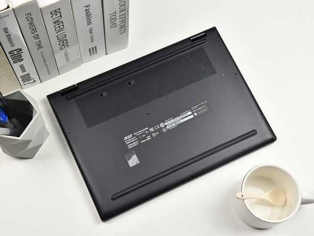 1.1kg超轻Evo认证商务本 宏碁TravelMate航海家P6评测