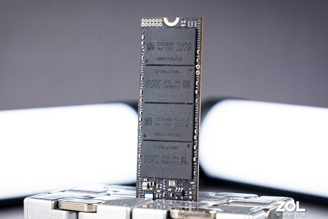 【有料评测】致态TiPlus7100 4TB固态硬盘评测 “Gen4卷王”开始卷自己了!