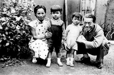 钱端升夫妇和两个儿子在西南联大时期