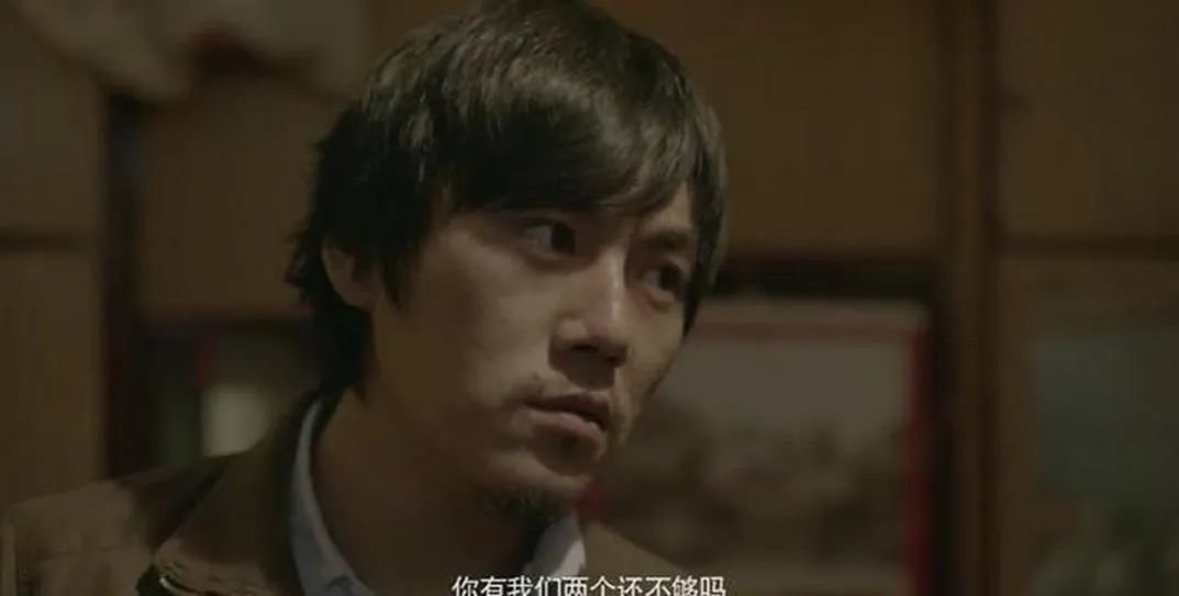 (电影《浮城谜事》剧照,这部2012年的电影讲述一个丈夫多次出轨引发的罪案故事。资料图)