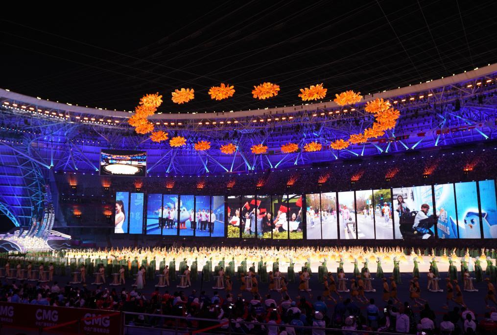 10月28日，杭州第4届亚洲残疾人运动会闭幕式在杭州奥体中心体育场举行。新华社记者韩传号摄