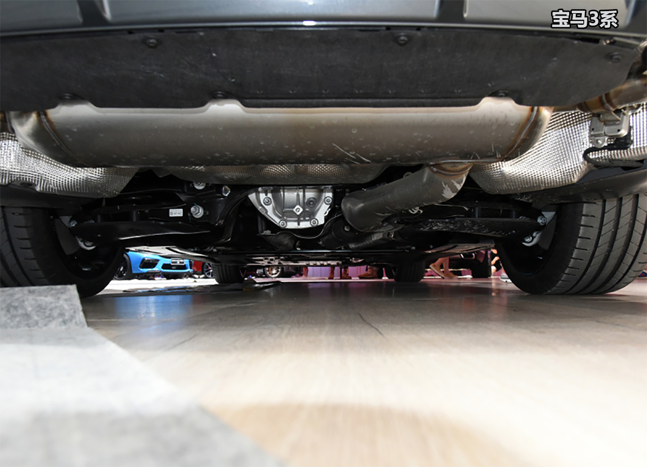 谁是更运动的豪华中级车?沃尔沃S60对比宝马3系