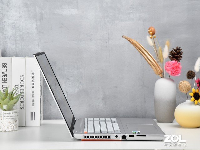 体验华硕无畏Pro16 2023旗舰版:性能释放堪比专业游戏本