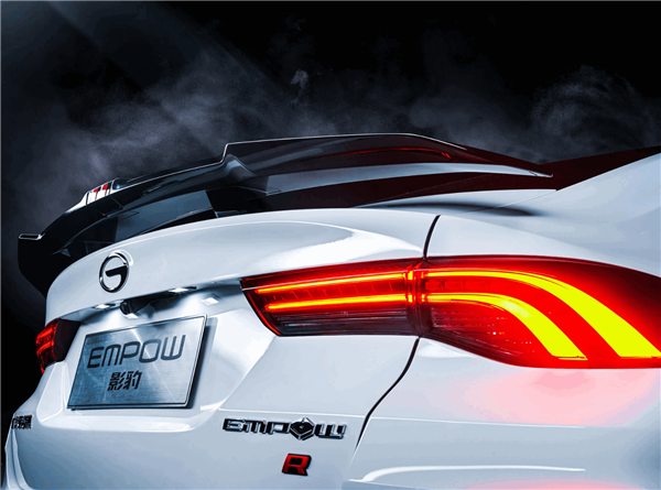 265匹马力超宝马3系!影豹R 2.0T版上市:13.8万起