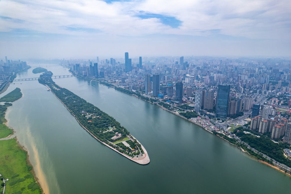 6月9日长沙市岳麓区橘子洲。新华社记者陈思汗 摄