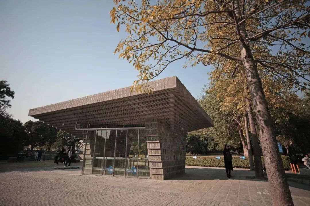 南头古城“信息亭” 图片来源:“深港双城双年展”微信公众号