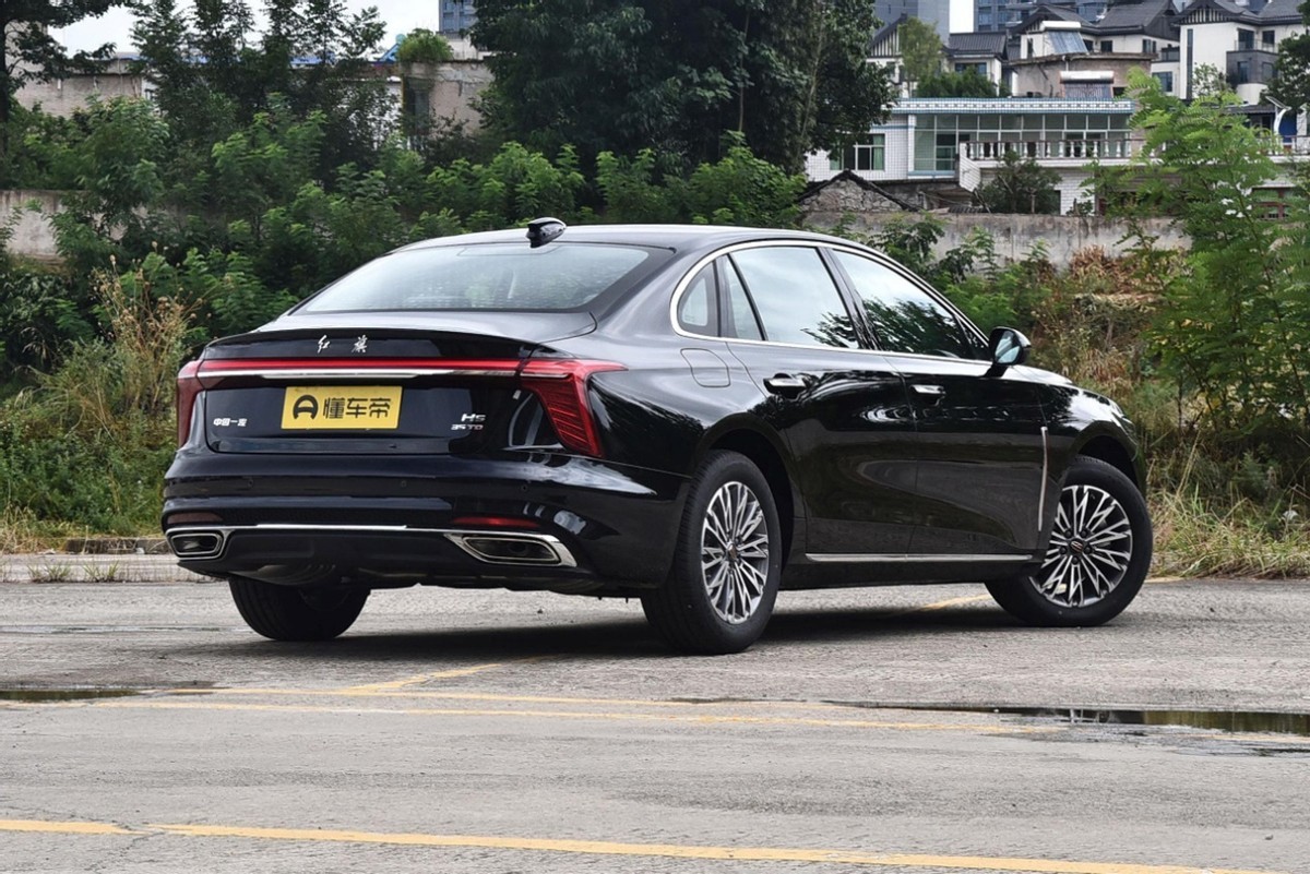 国货之光对比合资老将 全新红旗H5和丰田凯美瑞怎么选?