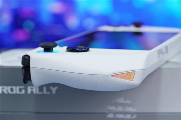 掌上爽玩3A大作!华硕ROG Ally游戏掌机图赏