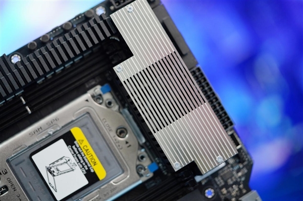 36相极致供电!华硕Pro WS TRX50-SAGE WIFI主板图赏