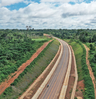 玻利维亚鲁雷纳瓦克至里韦拉尔塔公路。李艳岭摄