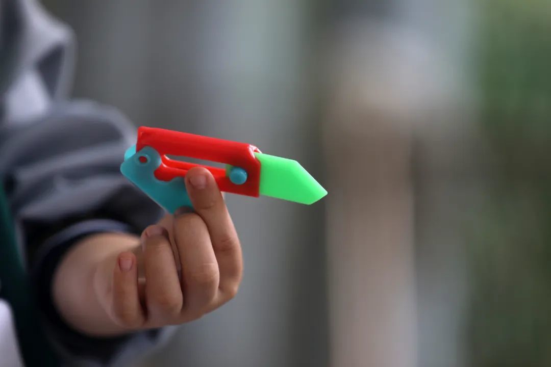 半月谈：孩子着迷的不是萝卜刀，是掌控感
