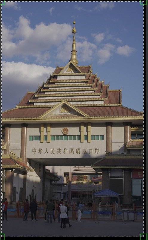 1月6日,云南省德宏州瑞丽市姐告口岸大国门外。本文除特殊标注外,图片均为澎湃新闻记者黄之涵拍摄。