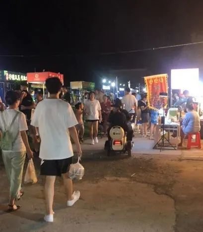 李乔老家的夜市,图源受访者