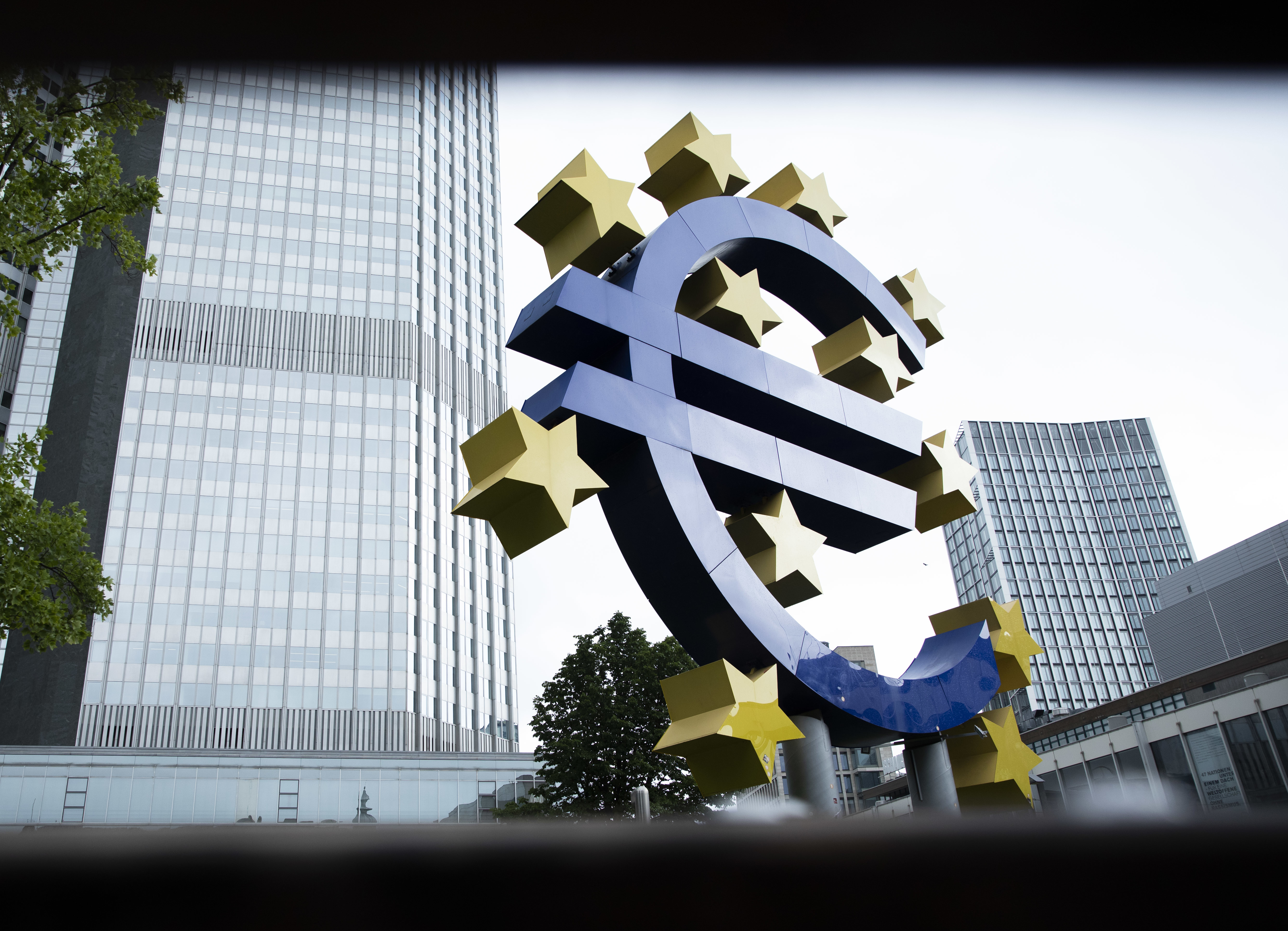 欧洲央行宣布再次加息25个基点