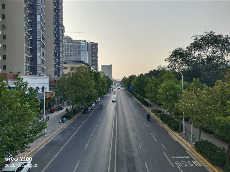 5000mAh电池轻松用一天半!vivo Y100评测:名副其实的千元高颜值续航神机