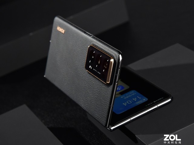 荣耀Magic V2评测:让我告别直板机的折叠屏普及之作