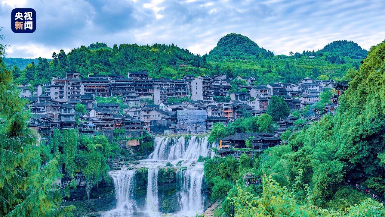 山、水、古城、民族风情…… 看秘境湘西中的诗和远方