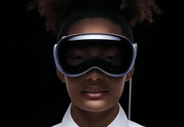 VR和AR眼镜买谁更合适?其实是梦幻与现实的选择