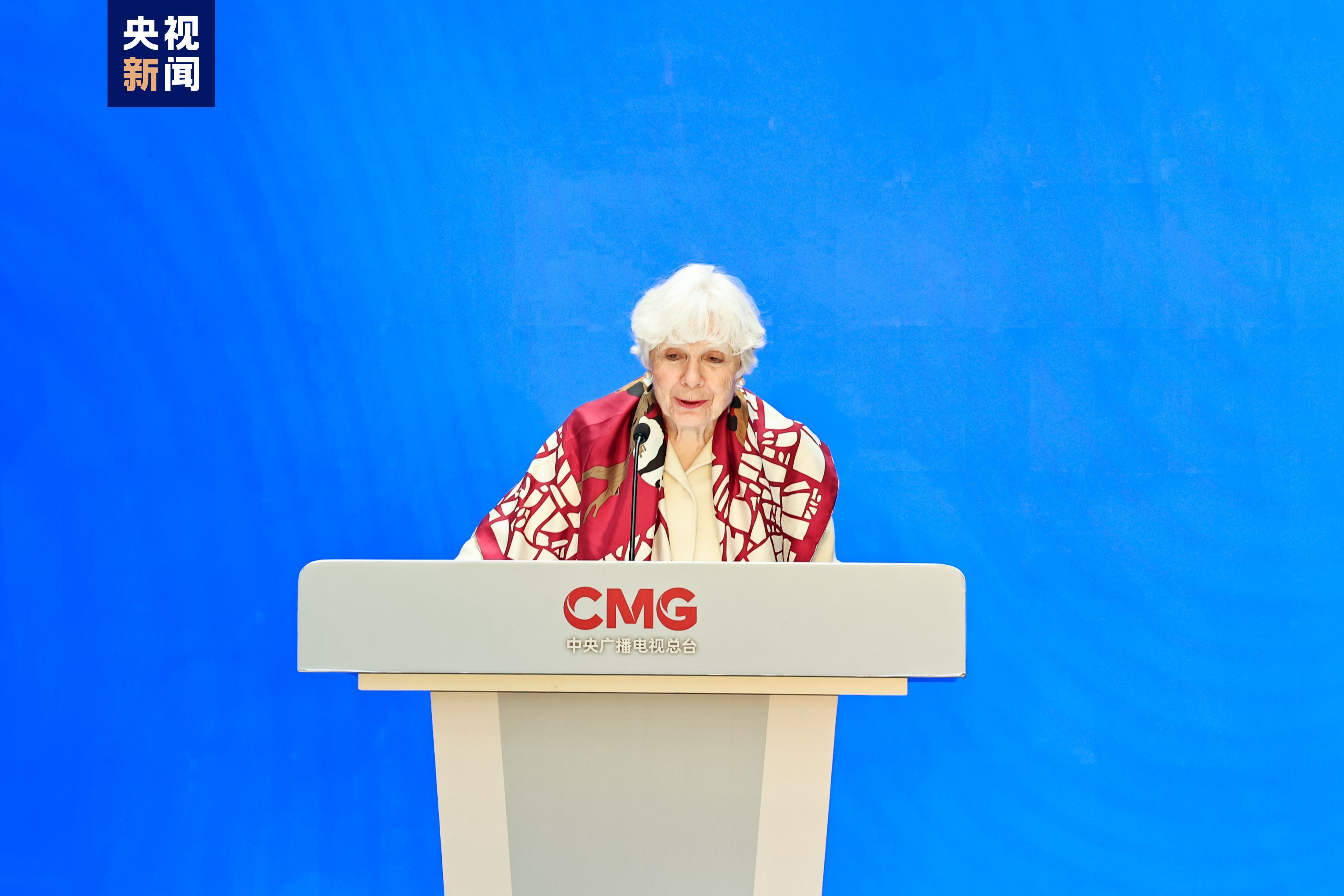 △美国友人、前艾奥瓦州友好省州委员会委员萨拉&middot;兰蒂