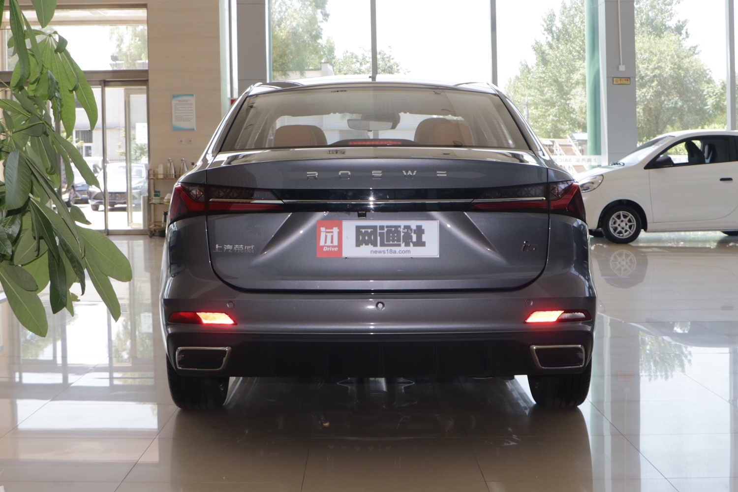 售价689万元起全新荣威i5正式上市