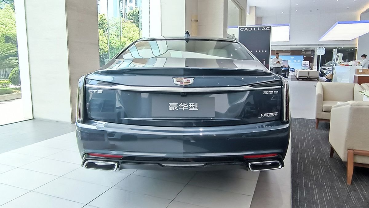 差不多的价格,选TA还是宝马3系?凯迪拉克CT6到店实拍