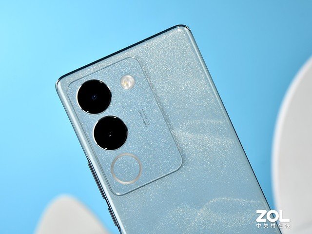 【有料评测】vivo S17评测:柔光突破极限 氛围随光而变