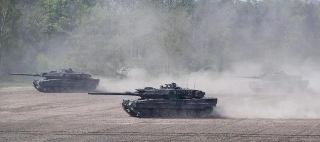 北约快速反应部队的“豹2”坦克