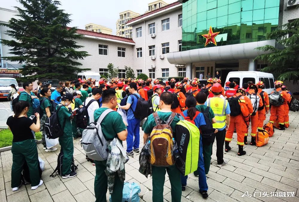 8月2日下午，门头沟区综合救援队挺进清水斋堂。图源：北京门头沟