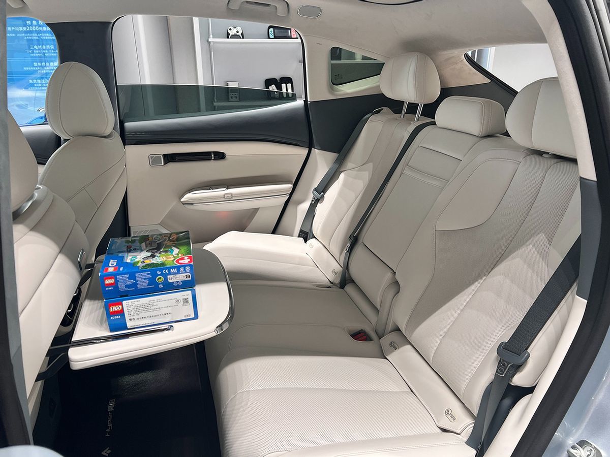 21.39万起,支持换电,Model Y+鸥翼门=TA,昊铂HT到店实拍